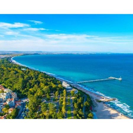 Luxury Apartment On The First Line To The Sea Burgas Exterior photo