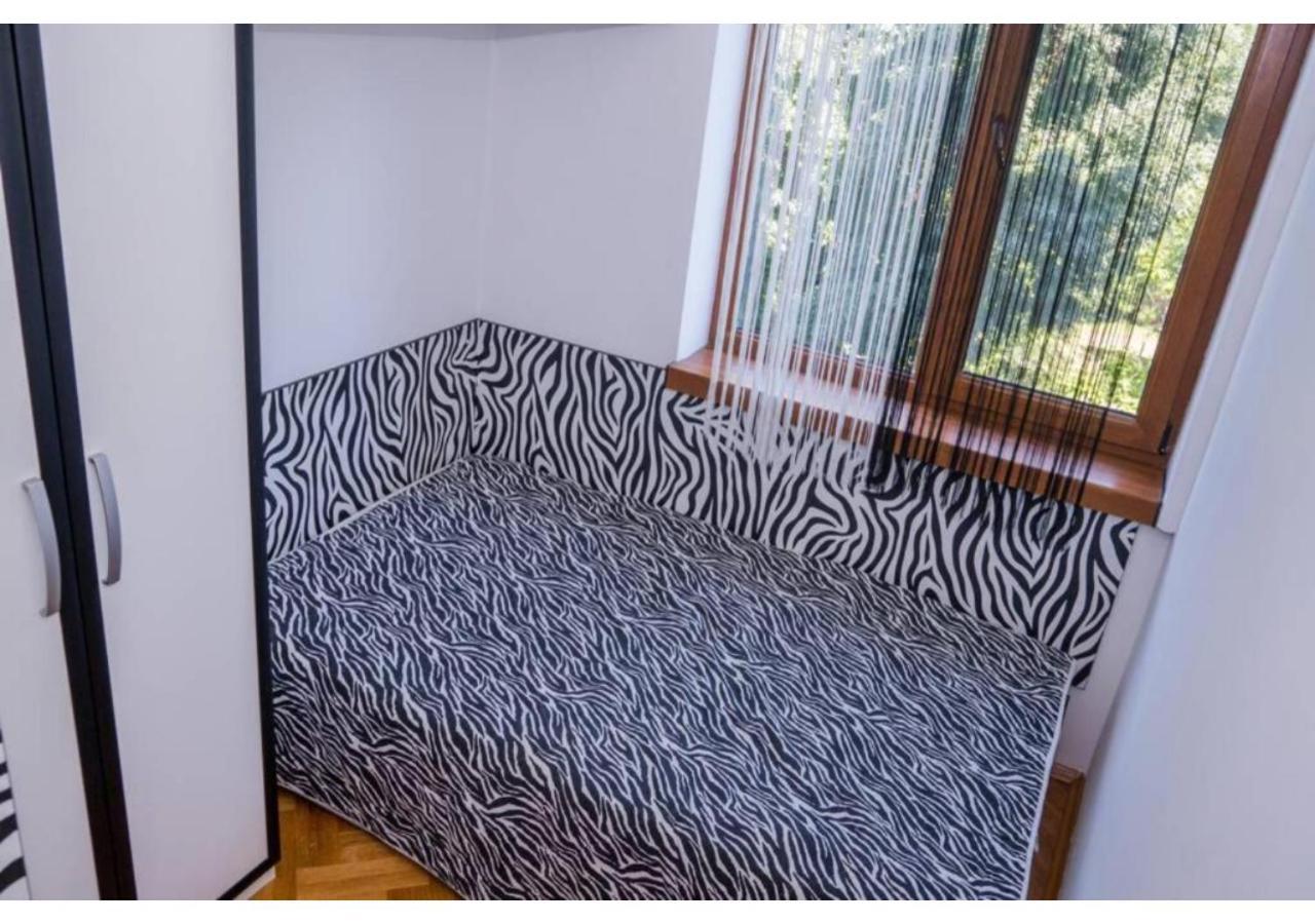 Luxury Apartment On The First Line To The Sea Burgas Exterior photo